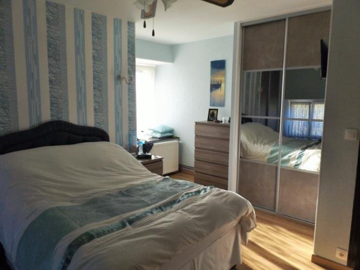 Image No.18-4 Bed House for sale