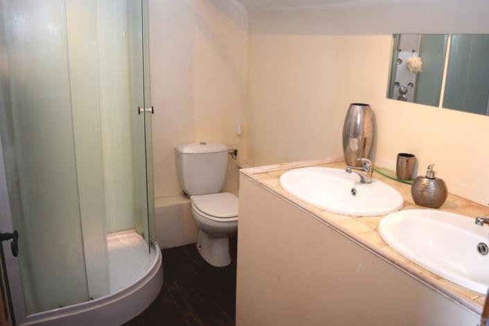 Image No.24-4 Bed House for sale