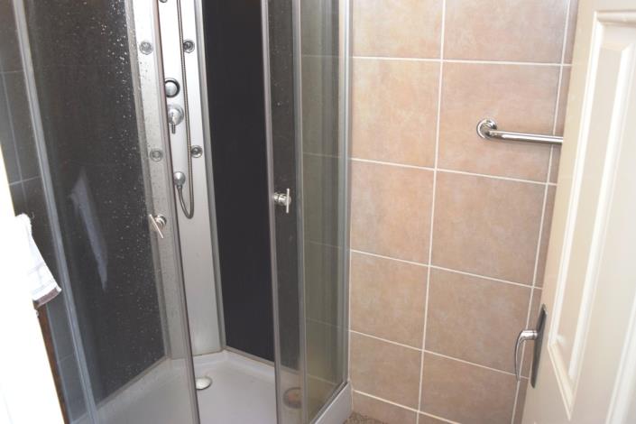 Image No.17-4 Bed House for sale