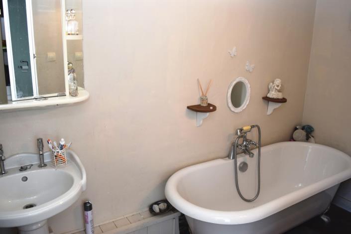 Image No.18-4 Bed House for sale