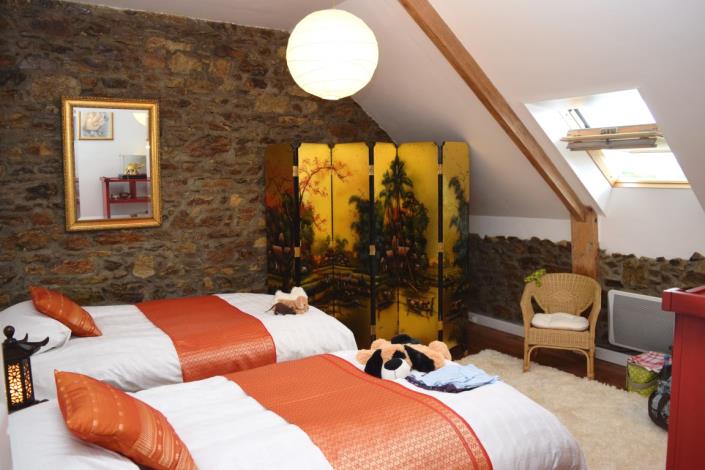 Image No.14-6 Bed House for sale