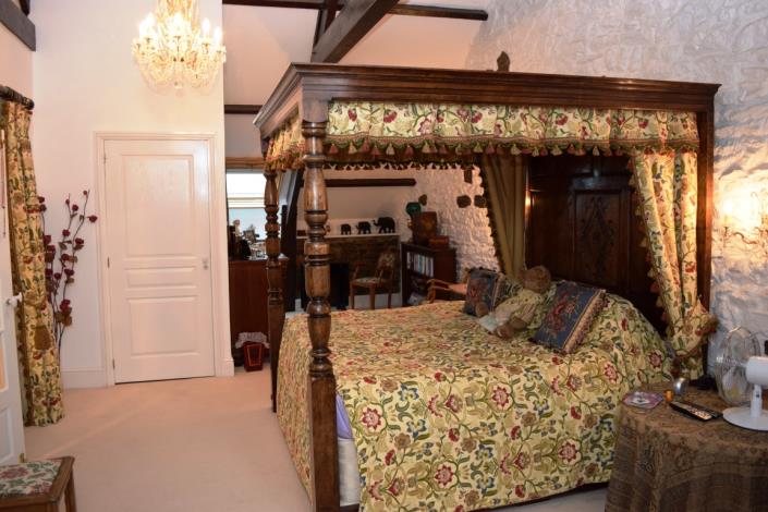 Image No.16-6 Bed House for sale