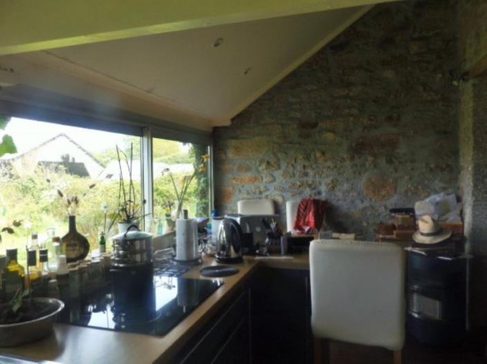 Image No.12-2 Bed House for sale