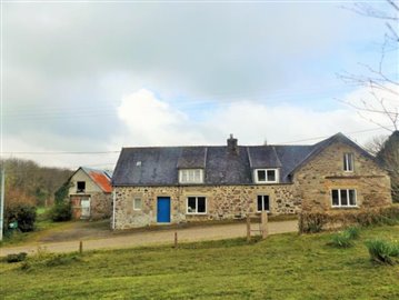 Maison de 4 chambres à vendre à Plougonver