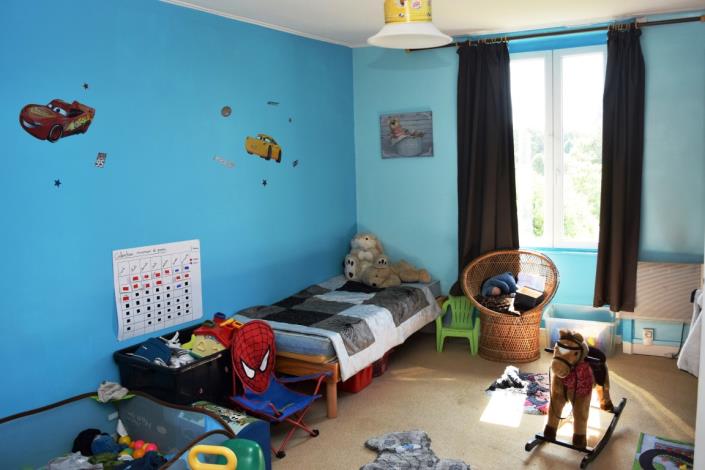 Image No.8-7 Bed House for sale