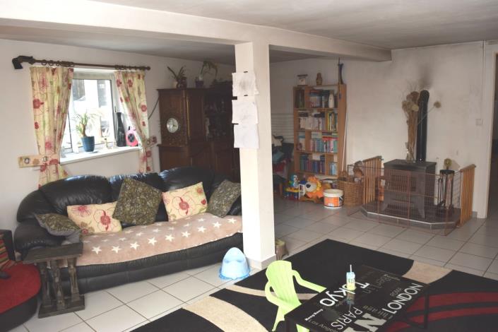 Image No.20-7 Bed House for sale