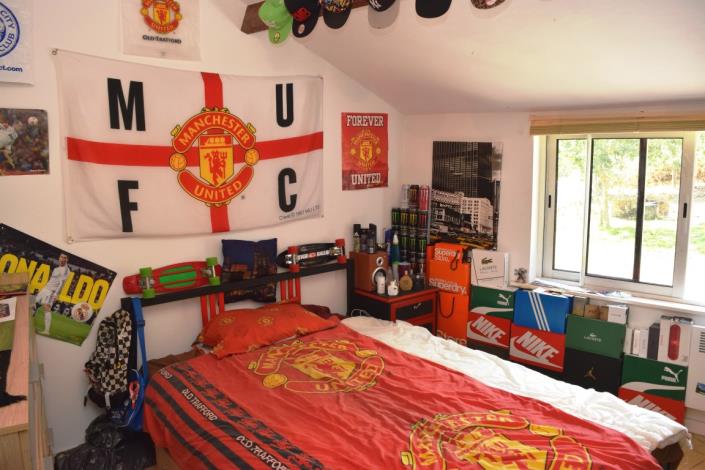 Image No.24-7 Bed House for sale