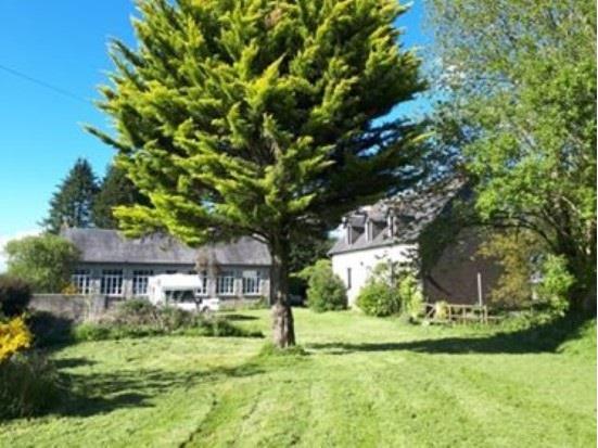 Image No.1-Maison de 5 chambres à vendre à Maël-Pestivien