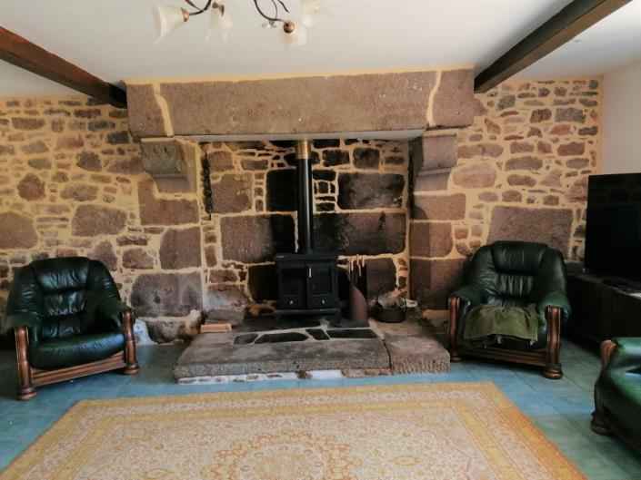 Image No.19-8 Bed House for sale