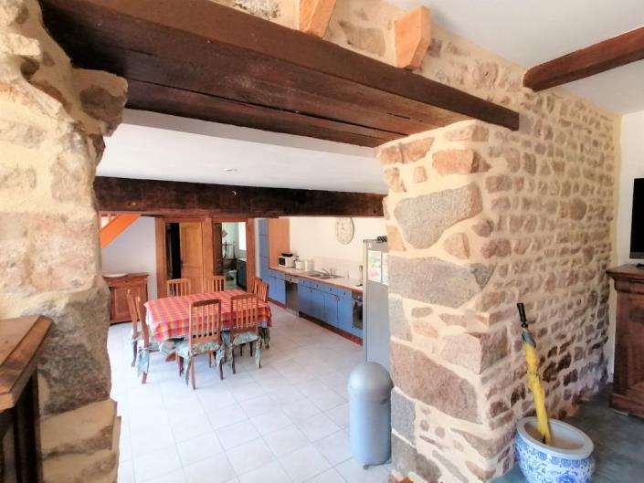 Image No.21-8 Bed House for sale