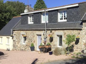 Maison de 2 chambres à vendre à Plougonver