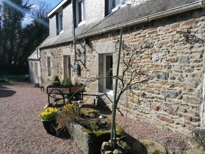 Image No.2-Maison de 2 chambres à vendre à Plougonver