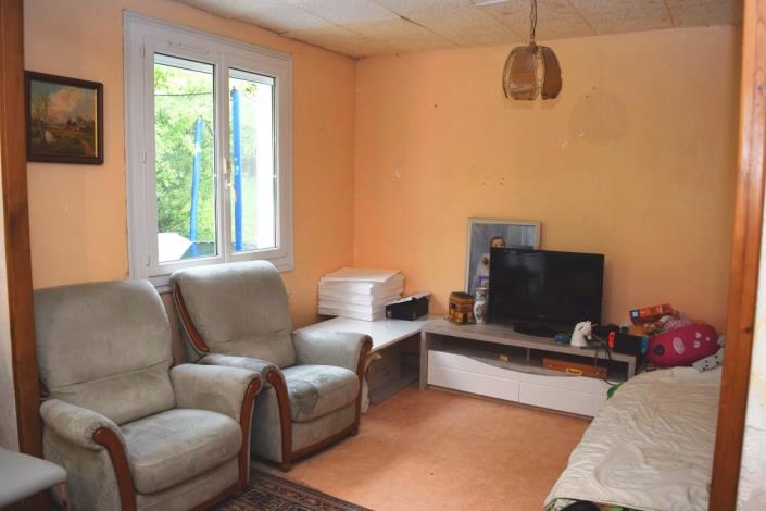 Image No.8-2 Bed House for sale