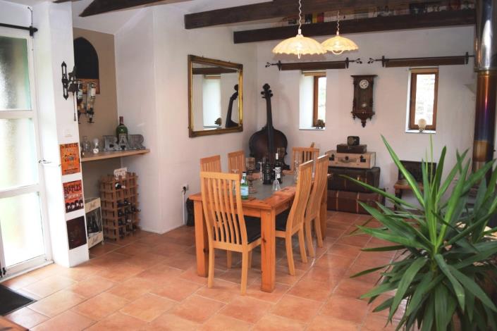 Image No.8-2 Bed House for sale