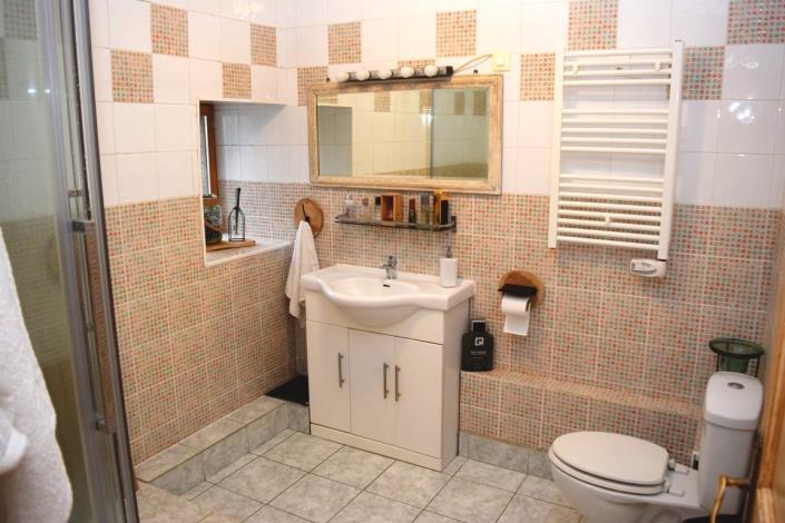 Image No.10-2 Bed House for sale