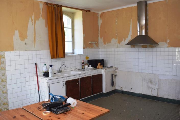 Image No.8-5 Bed House for sale