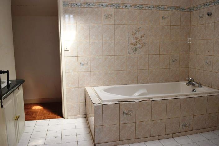 Image No.25-5 Bed House for sale