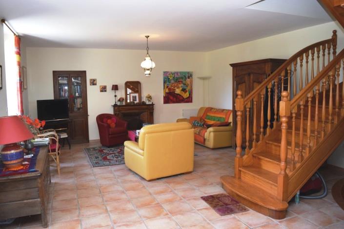 Image No.8-5 Bed House for sale