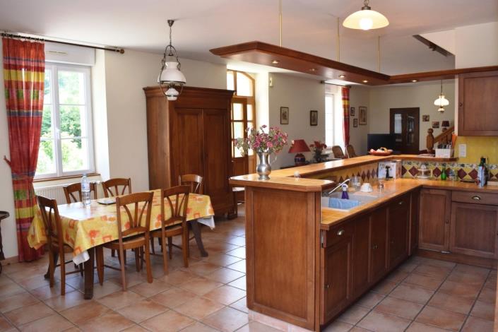 Image No.12-5 Bed House for sale