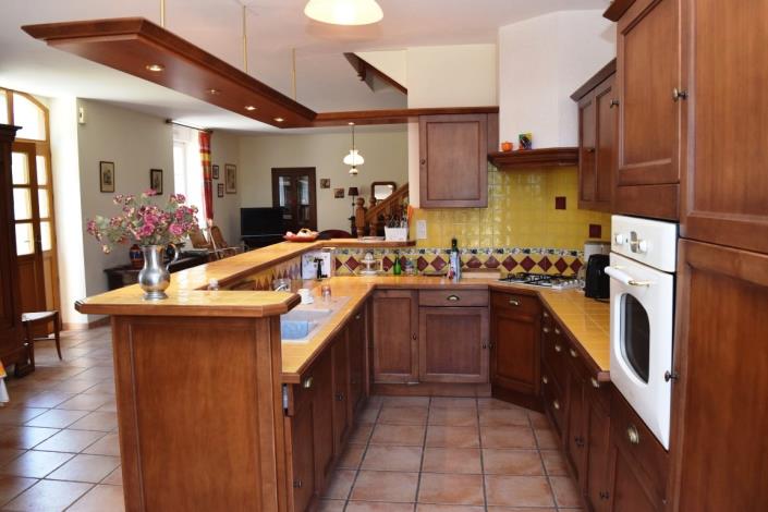 Image No.11-5 Bed House for sale