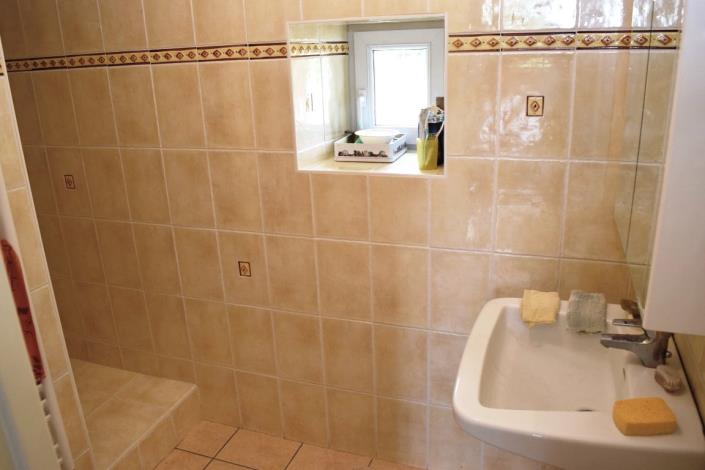 Image No.16-5 Bed House for sale