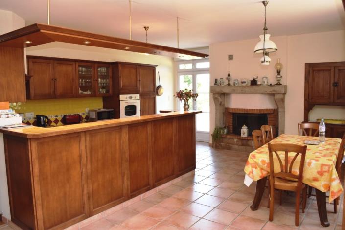 Image No.7-5 Bed House for sale