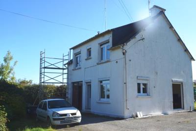 Maison de 4 chambres à vendre à Plouguernével