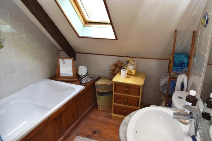 Image No.16-4 Bed House for sale