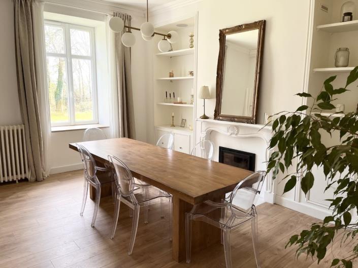 Image No.9-6 Bed House for sale