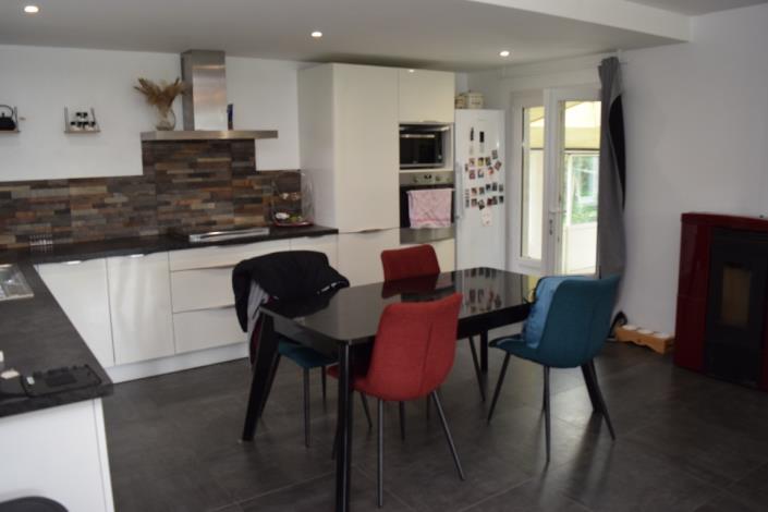 Image No.6-4 Bed House for sale