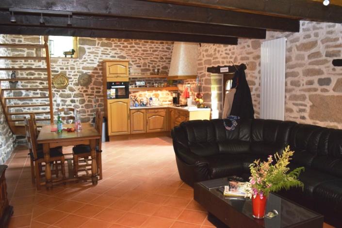 Image No.14-6 Bed House for sale