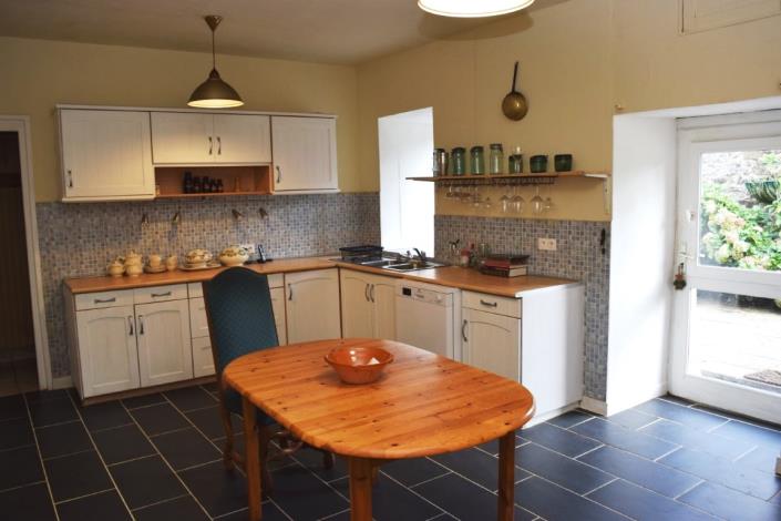 Image No.12-4 Bed House for sale