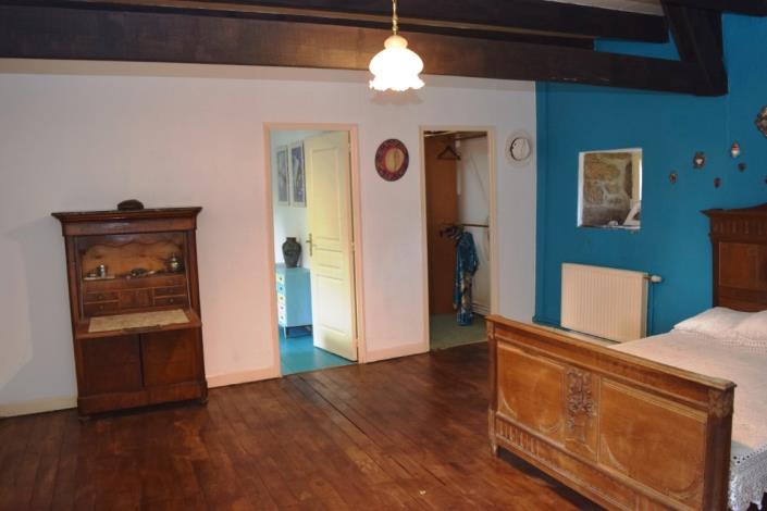 Image No.18-4 Bed House for sale