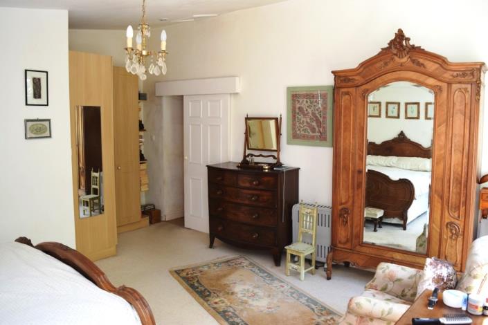 Image No.17-4 Bed House for sale