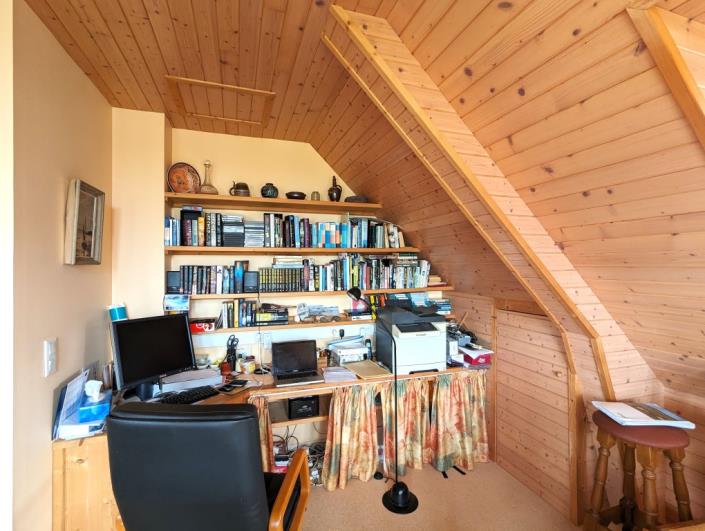 Image No.11-13 Bed House for sale