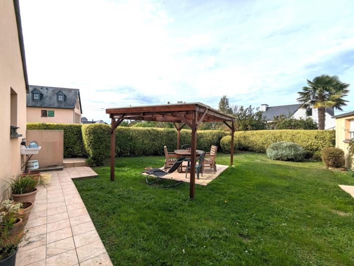 Image No.28-13 Bed House for sale