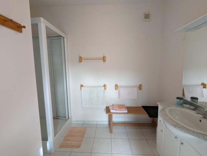 Image No.30-13 Bed House for sale