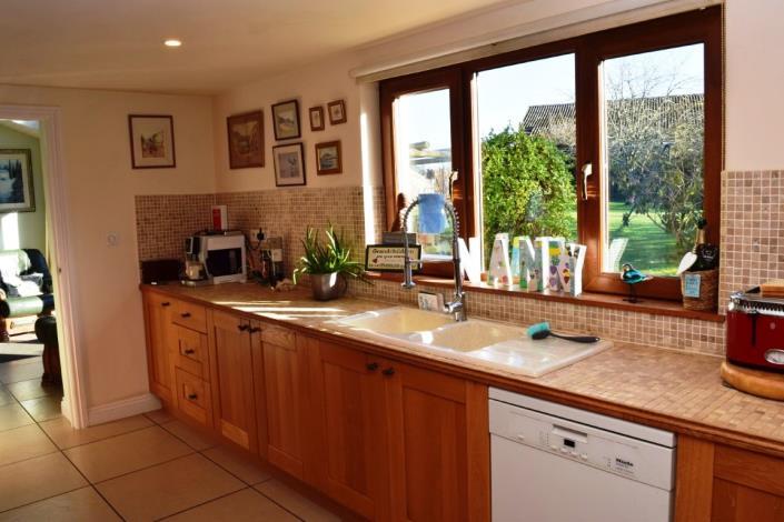 Image No.13-5 Bed House for sale