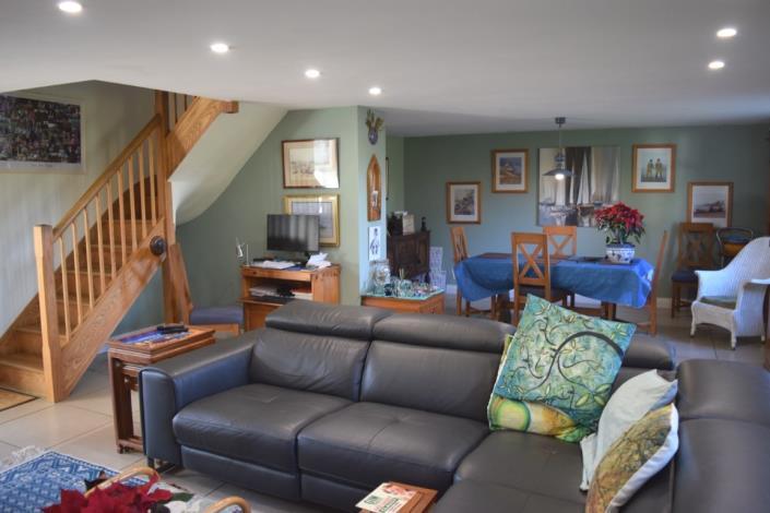 Image No.9-5 Bed House for sale