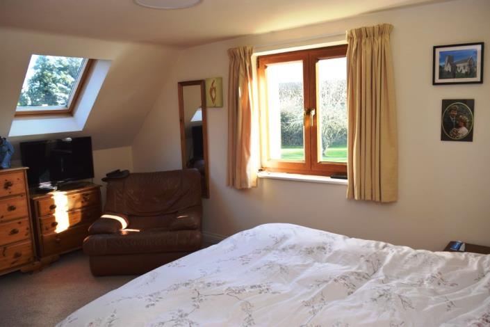 Image No.17-5 Bed House for sale