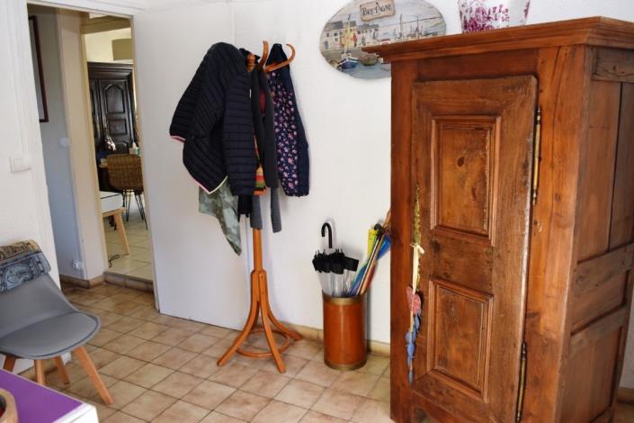 Image No.8-5 Bed House for sale