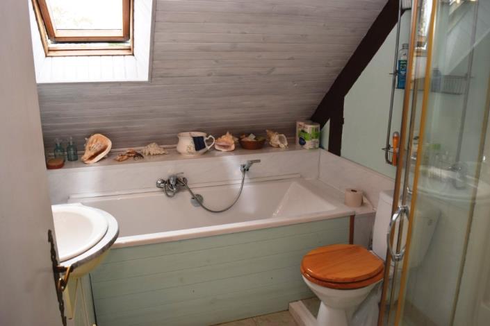 Image No.13-2 Bed House for sale