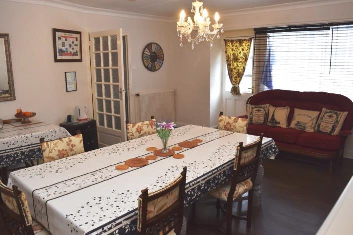 Image No.9-Maison de 5 chambres à vendre à Châteauneuf-du-Faou