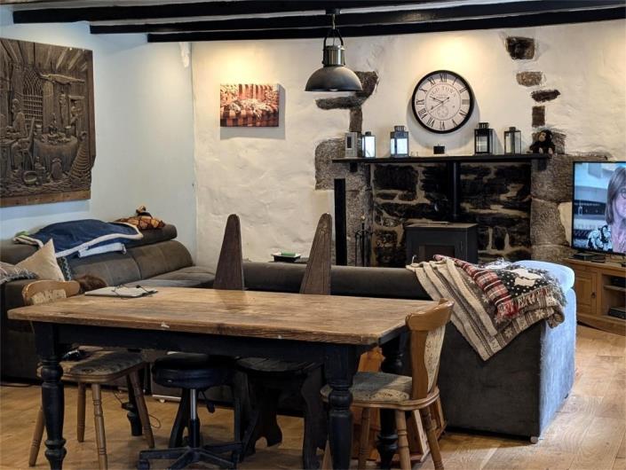 Image No.6-2 Bed House for sale