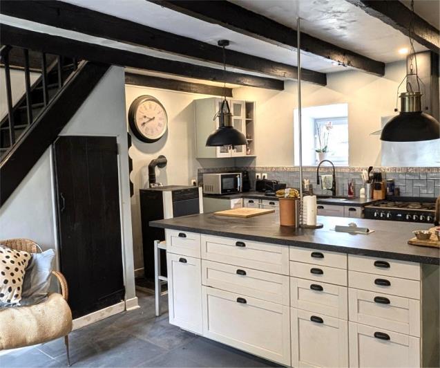 Image No.8-2 Bed House for sale