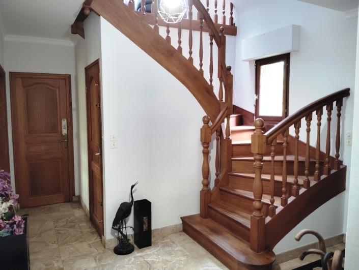 Image No.11-5 Bed House for sale