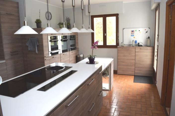 Image No.6-5 Bed House for sale