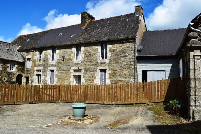 Image No.1-4 Bed House for sale