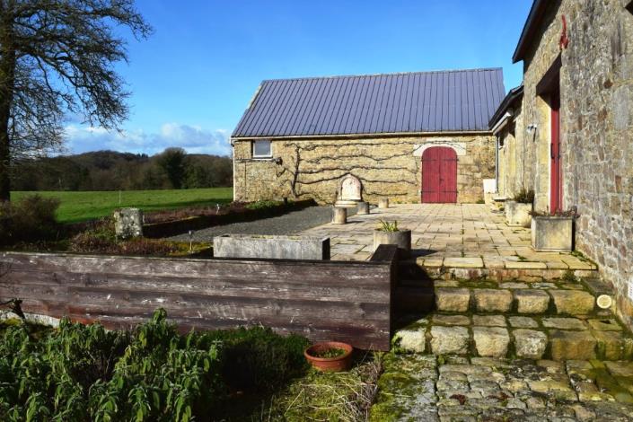 Image No.19-6 Bed House for sale