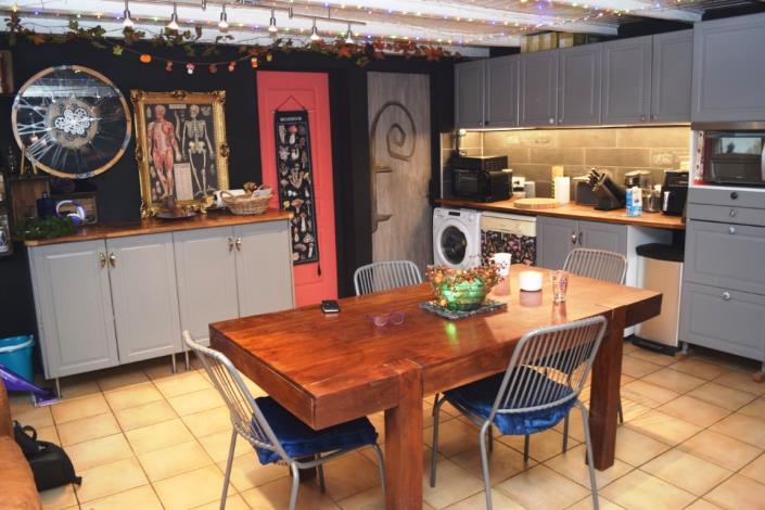 Image No.6-5 Bed House for sale